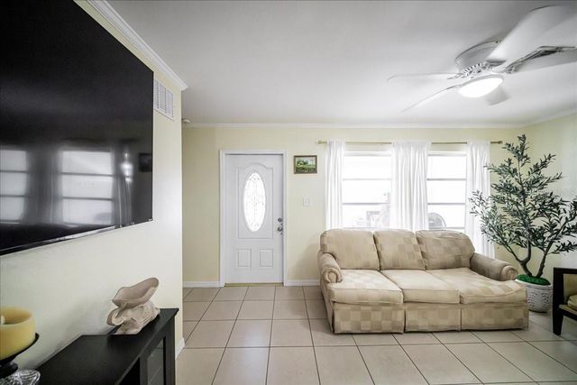 433 GRANADA BOULEVARD, North Port, FL 34287