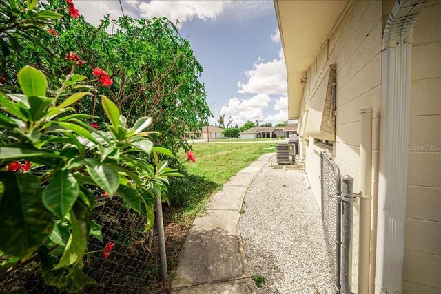 433 GRANADA BOULEVARD, North Port, FL 34287