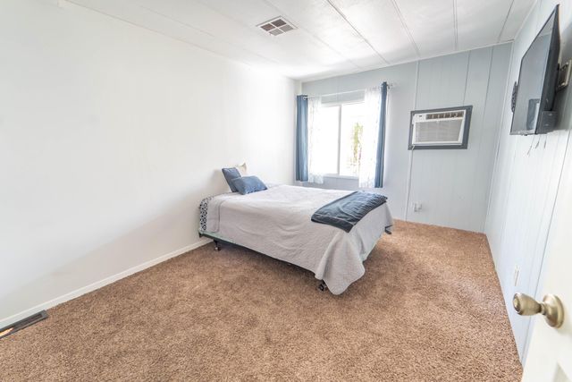 2120 S Santa Fe Avenue J04, Visalia, CA 93292