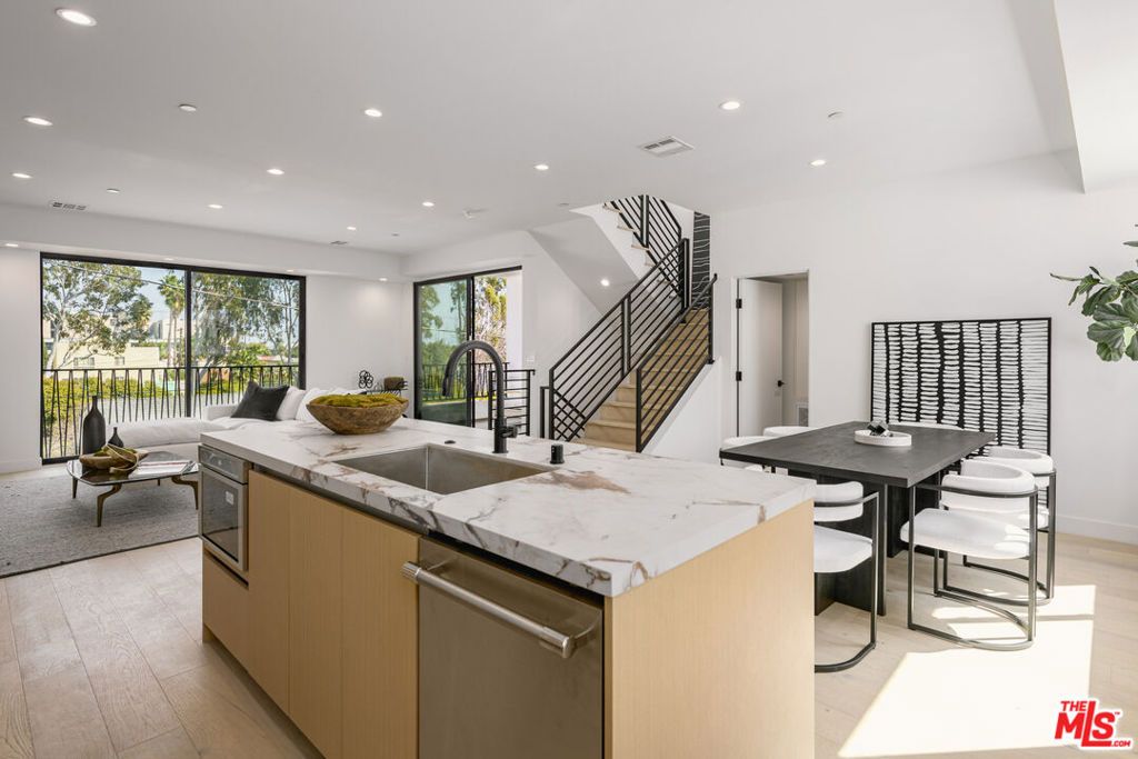 1426 N Jonah Lane, Los Angeles, CA 90028 — photo 3