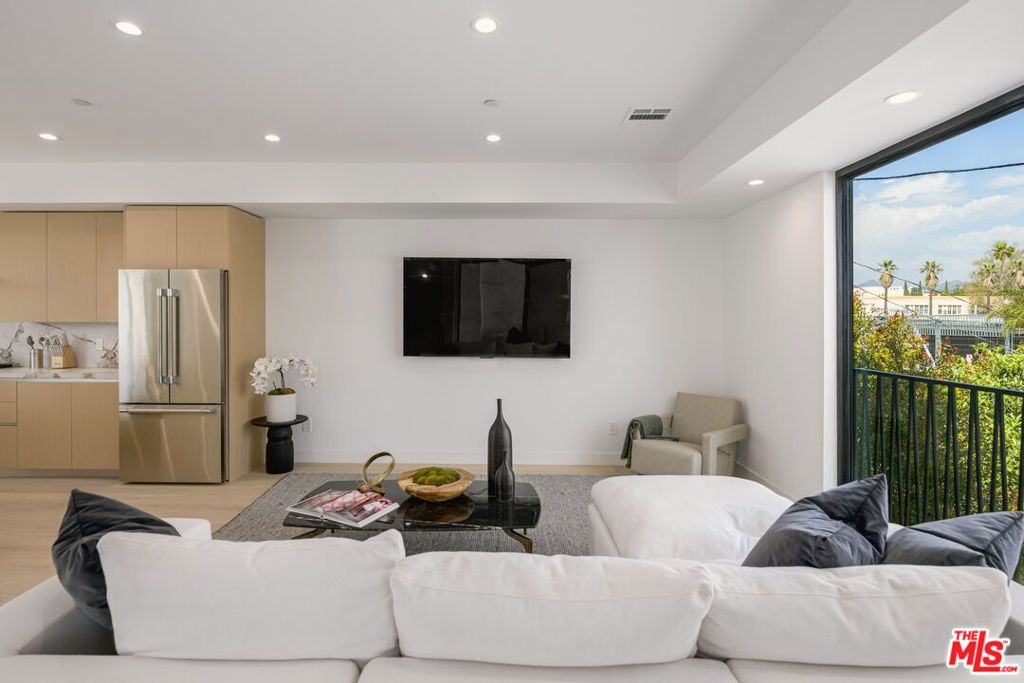 1426 N Jonah Lane, Los Angeles, CA 90028 — photo 5