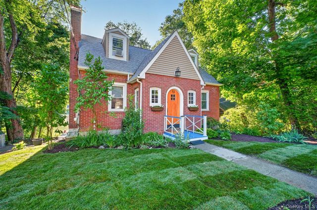 51 Lake Drive, Lake Peekskill, NY 10537