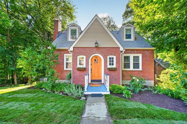 51 Lake Drive, Lake Peekskill, NY 10537