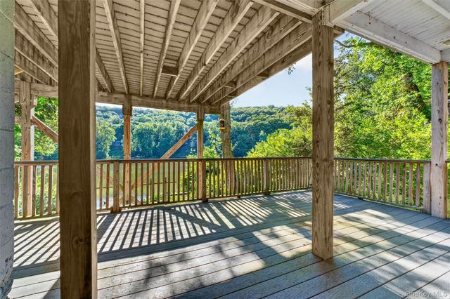 51 Lake Drive, Lake Peekskill, NY 10537