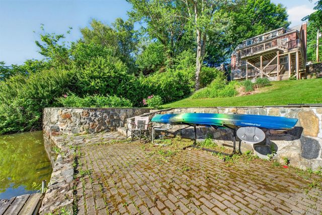 51 Lake Drive, Lake Peekskill, NY 10537