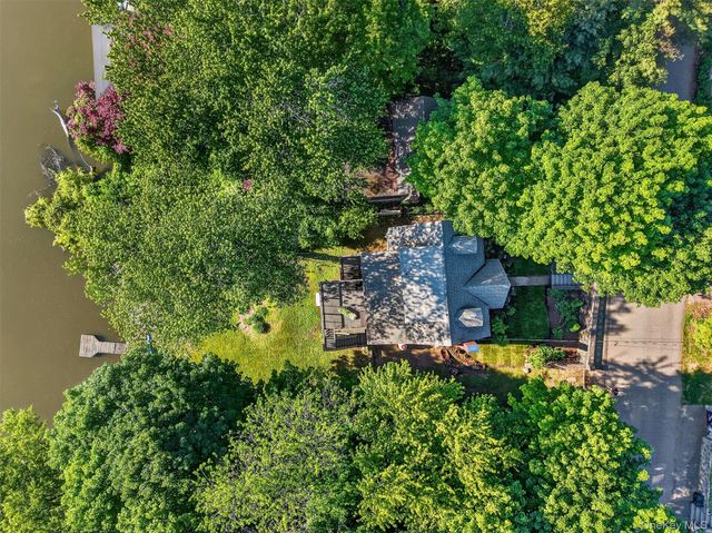 51 Lake Drive, Lake Peekskill, NY 10537