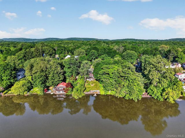 51 Lake Drive, Lake Peekskill, NY 10537