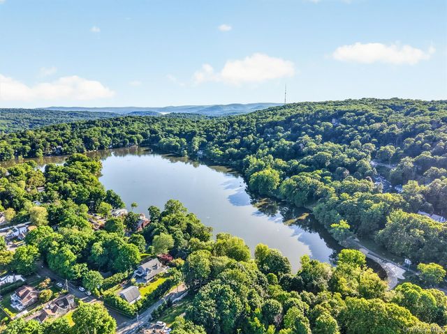 51 Lake Drive, Lake Peekskill, NY 10537