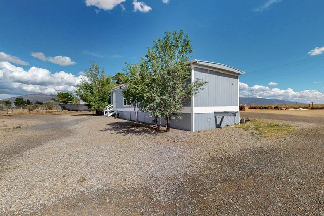 39 CEREZA Circle, Los Lunas, NM 87031