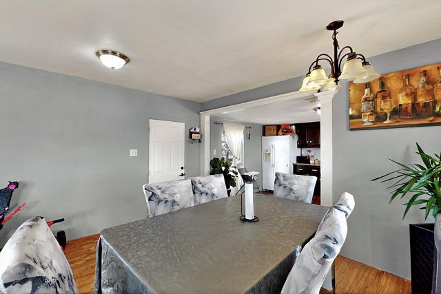 39 CEREZA Circle, Los Lunas, NM 87031