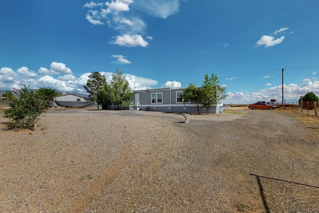 39 CEREZA Circle, Los Lunas, NM 87031