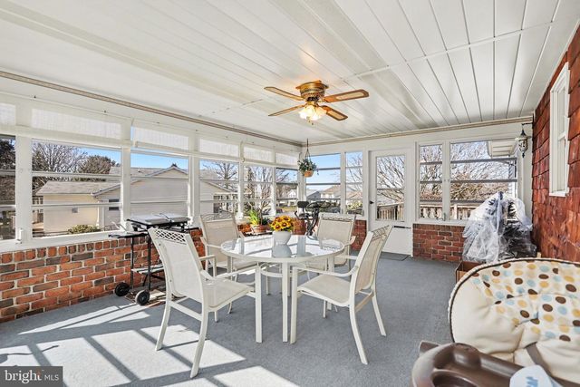 11 NARROW RD, Hanover, PA 17331