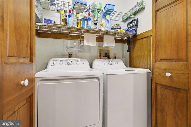 11 NARROW RD, Hanover, PA 17331