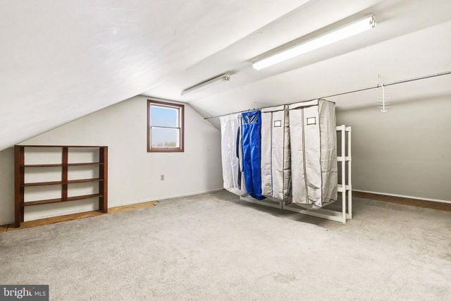 11 NARROW RD, Hanover, PA 17331