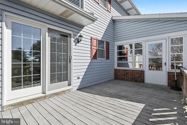 11 NARROW RD, Hanover, PA 17331