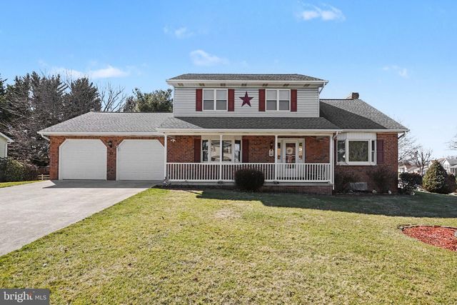 11 NARROW RD, Hanover, PA 17331