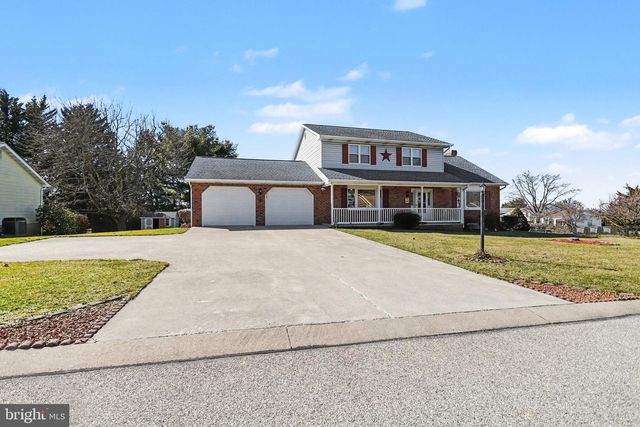 11 NARROW RD, Hanover, PA 17331