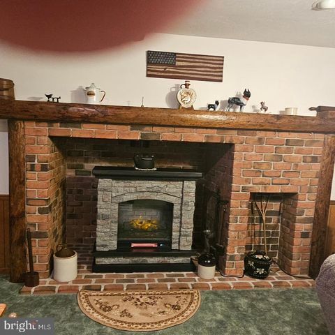 11 NARROW RD, Hanover, PA 17331