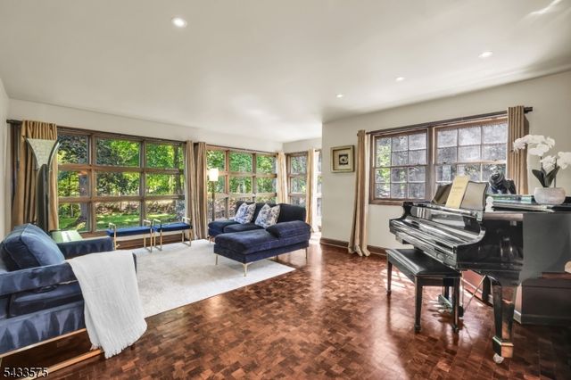 201 Little Falls Rd, Cedar Grove Twp., NJ 07009