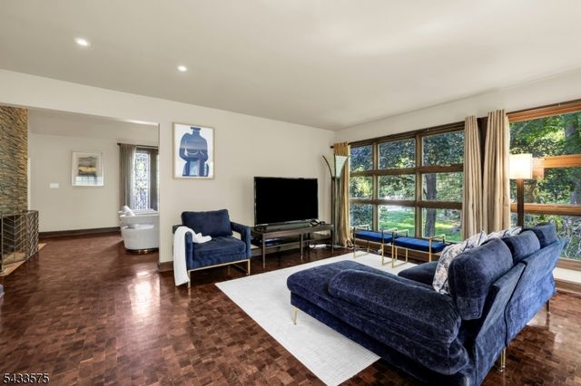 201 Little Falls Rd, Cedar Grove Twp., NJ 07009