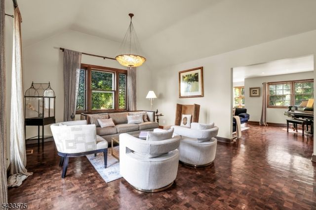 201 Little Falls Rd, Cedar Grove Twp., NJ 07009