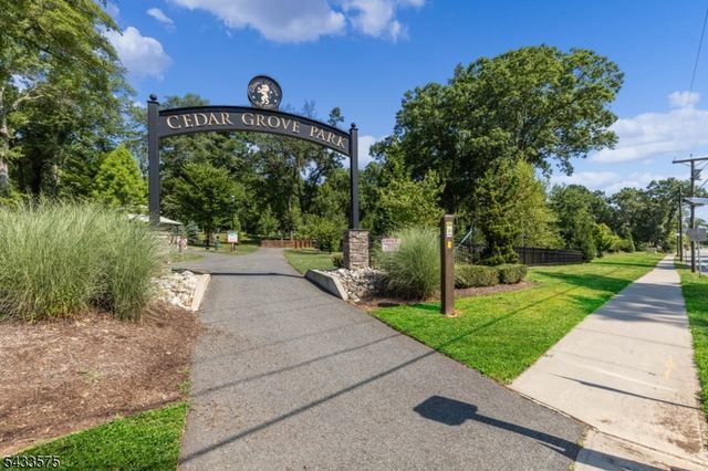 201 Little Falls Rd, Cedar Grove Twp., NJ 07009