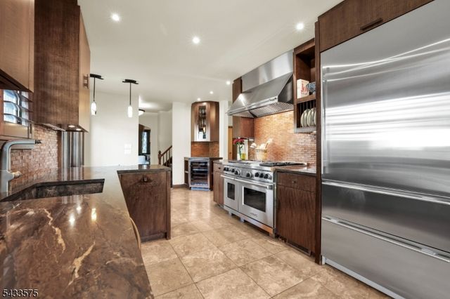 201 Little Falls Rd, Cedar Grove Twp., NJ 07009