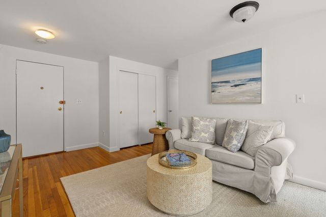 133 Beaconsfield Rd 23, Brookline, MA 02445