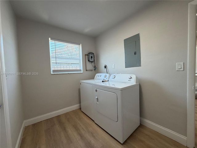 7571 Eaton St, Hollywood, FL 33024