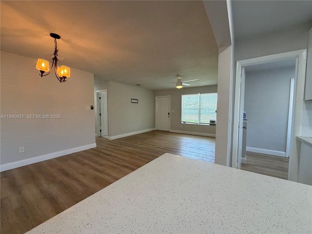 7571 Eaton St, Hollywood, FL 33024