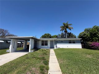 7571 Eaton St, Hollywood, FL 33024