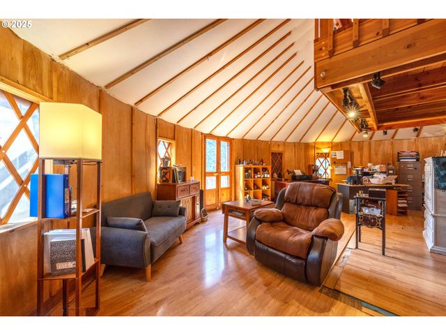 959 ZELINSKI Rd, Goldendale, WA 98620