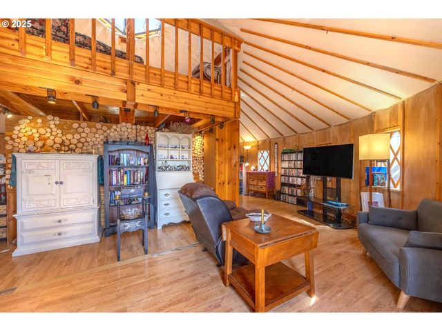 959 ZELINSKI Rd, Goldendale, WA 98620