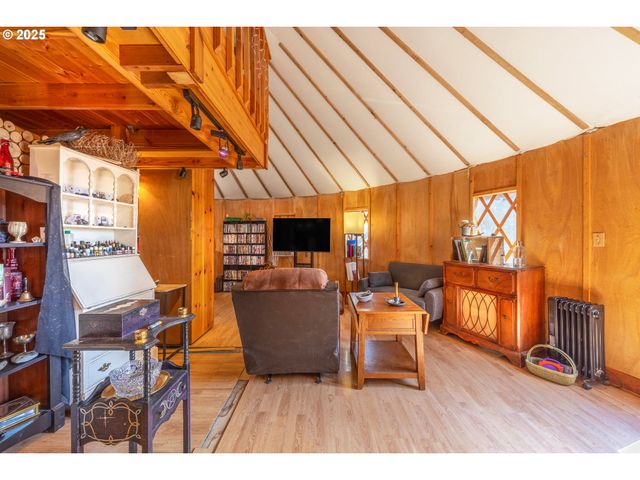 959 ZELINSKI Rd, Goldendale, WA 98620