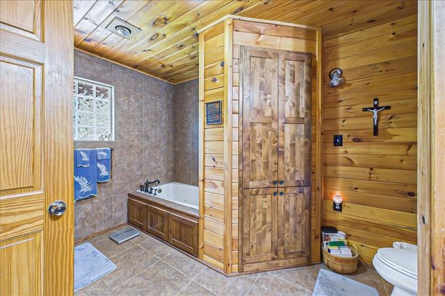 810 Belltown Road, Tellico Plains, TN 37385