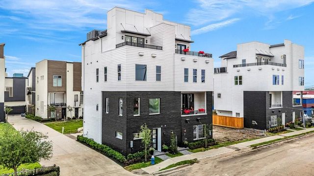 3 N St Charles St F Street, Houston, TX 77003