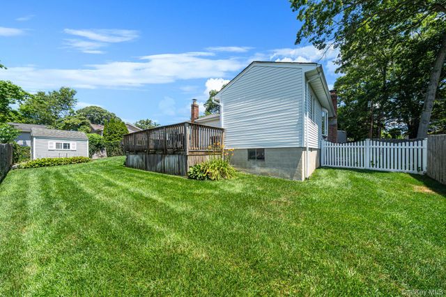 38 W 1st Street, Lake Ronkonkoma, NY 11779
