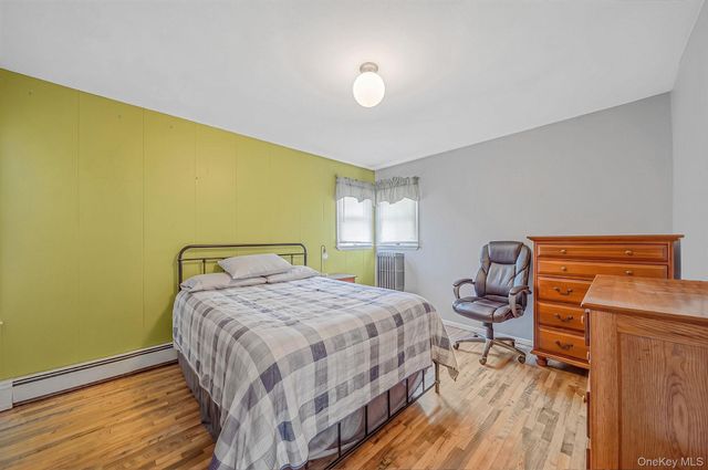 38 W 1st Street, Lake Ronkonkoma, NY 11779