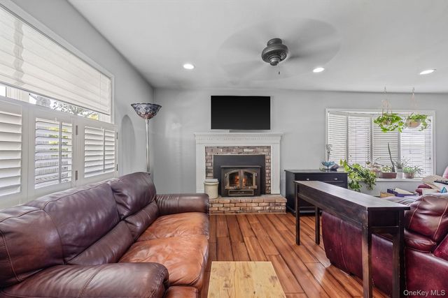 38 W 1st Street, Lake Ronkonkoma, NY 11779