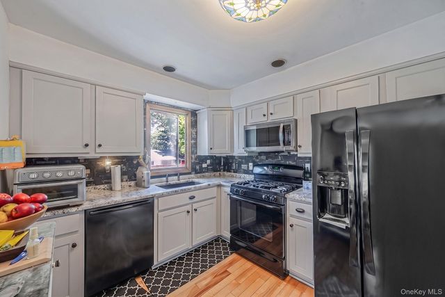 38 W 1st Street, Lake Ronkonkoma, NY 11779