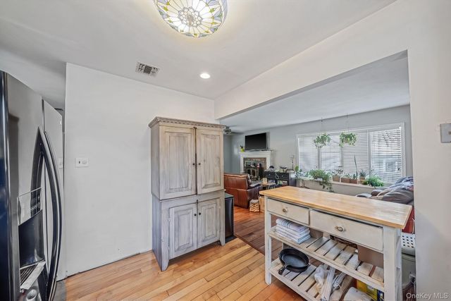 38 W 1st Street, Lake Ronkonkoma, NY 11779