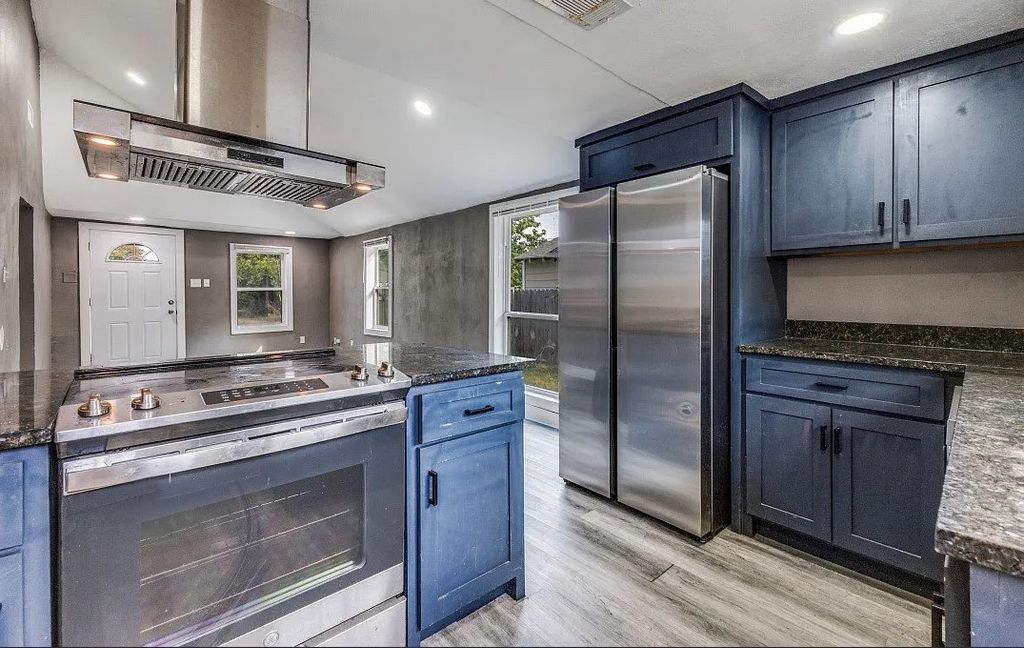 3914 Spring Avenue, Dallas, TX 75210