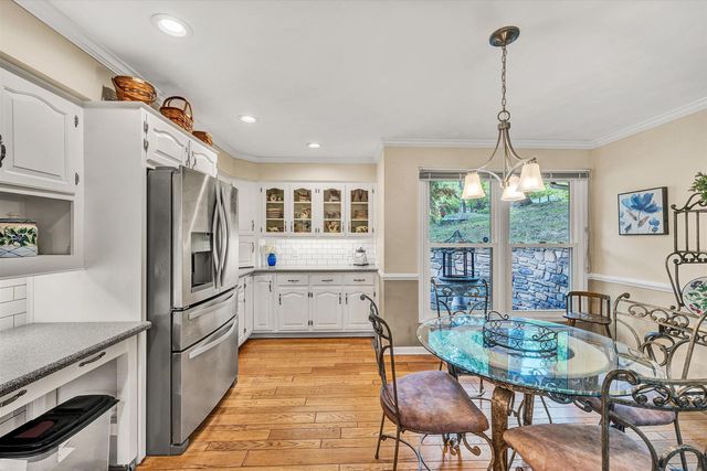 4189 Toddsbury DR, Vinton, VA 24179