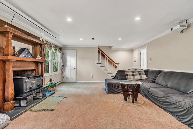 4189 Toddsbury DR, Vinton, VA 24179