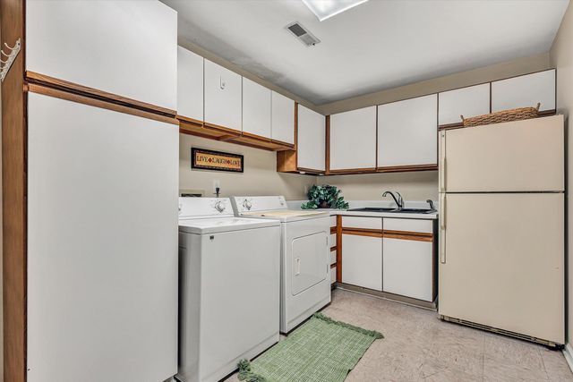 4189 Toddsbury DR, Vinton, VA 24179