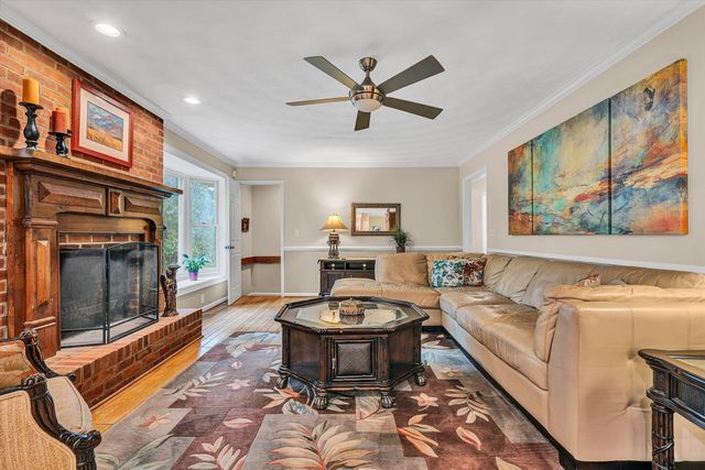 4189 Toddsbury DR, Vinton, VA 24179
