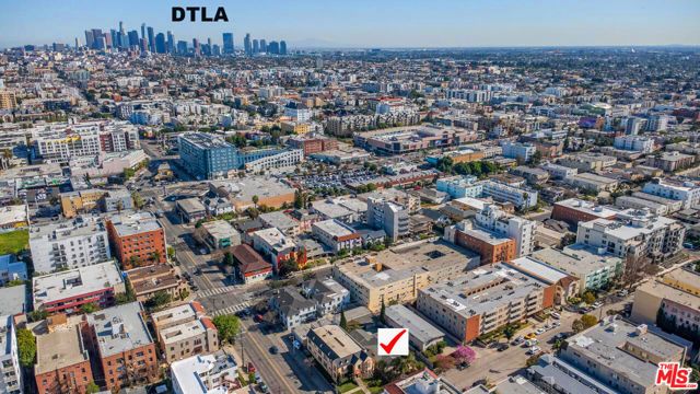 810 Gramercy Drive, Los Angeles, CA 90005