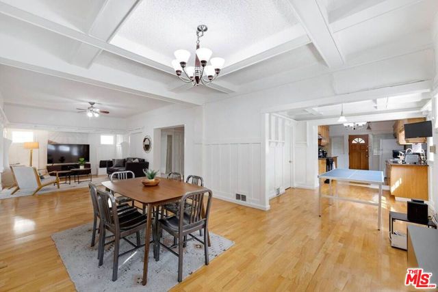 810 Gramercy Drive, Los Angeles, CA 90005