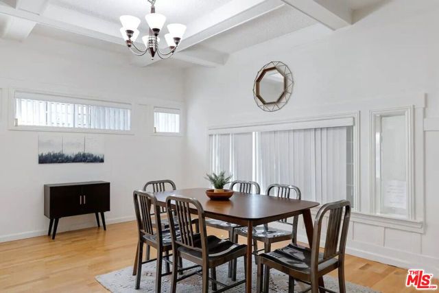 810 Gramercy Drive, Los Angeles, CA 90005