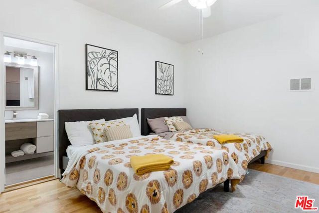 810 Gramercy Drive, Los Angeles, CA 90005